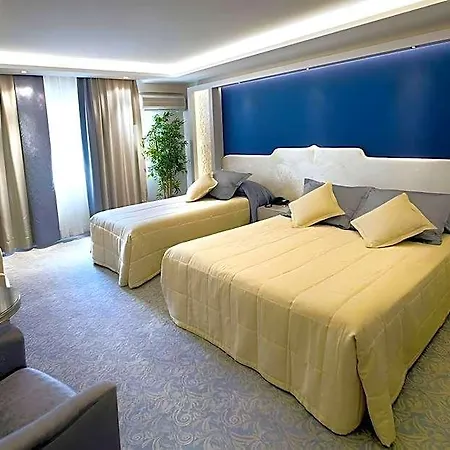 Ahc Old Hotel 4*